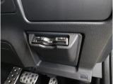 ETCとしての機能はそのままに、渋滞情報等を知らせる機能もついたETC2.0!ビルトインカバーで収めてありますので、見た目もスッキリ!!