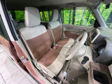 運転席シート廻りは使用感も少なく、良好な状態となっています。丁寧に使われていたことがよくわかりますね。