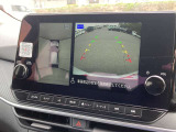 【アラウンドビューモニター】専用のカメラにより、上から見下ろしたような視点で360度クルマの周囲を確認することができます☆縦列駐車や幅寄せ時に活躍してくれます♪