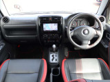 シンプルで使いやすいインパネデザイン!運転しやすい室内です!