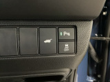【パーキングセンサー】駐車や出庫時にクルマの前後の障害を検知し、音とディスプレイでお知らせします。