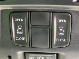 【両側パワースライドドア】スマートキーや運転席のスイッチで後席両側スライドドアの開閉が可能♪電動だから力を入れてドアを開ける必要が無く、小さなお子様でも簡単に開け閉めでき快適です♪