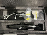タイヤジャッキ装備しています。