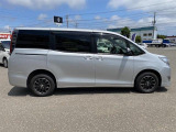 トヨタ ノア G 4WD/車中泊仕様/天吊りモニター/フルセグナビゲーション/バックモニター/両側電動スライドドア/ETC2.0/クルーズコントロール/シートヒータ/リヤクーラ/トヨタセーフティセンス