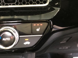 【シートヒーター】スイッチを押せば、座面と背もたれで体を温めてくれます♪
