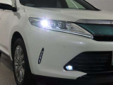 高輝度で点灯速度が速く、しかも消費電力の少ないLEDヘッドライトが装備されています!LEDの明るい光が走行中の視界の確保をサポートして、夜のドライブがより楽しく安全に運転できます♪