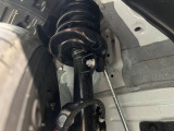 お車を安心してお乗りいただく為には、足回りの定期点検が欠かせません。サービスサポート(有償保証)では無料点検もご提供しており、安心のカーライフをお過ごしいただけるサポート体制が整っています。