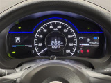 【メーターまわり】ドライバーから見やすい位置にあって安全運転に寄与します。マルチインフォメーションディスプレイでは、クルマに関するたくさんの情報を確認可能。