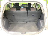 普段のお買い物や通勤、送迎等に十分な荷室スペースを確保しております。セカンドシートを倒すと、大きな荷物の積載も可能です♪