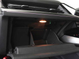 ご納車前に行います点検100項目におきまして、専用のテスターやツールを用いて細かな診断を行います。