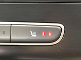 ●フロントシートヒーティング:運転席・助手席共に三段階で調節が可能なシートヒーターを装備しております。季節を問わず快適にご使用いただけます。