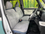 運転席シート廻りは使用感も少なく、良好な状態となっています。丁寧に使われていたことがよくわかりますね。