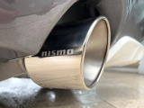 【NISMO製マフラー】純正にはない個性あふれる「後ろ姿」を演出するNISMO製マフラー付き!ビジュアル・サウンド共にこだわりの一台に仕上がっております♪