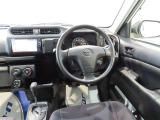 見通しのよいすっきりとした視界で、誰でも運転しやすいです。運転のしやすさは疲れにくさにも繋がりますよ♪
