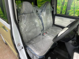 運転席シート廻りは使用感も少なく、良好な状態となっています。丁寧に使われていたことがよくわかりますね。