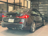 BMWのメカニックによる、100項目の納車前点検エンジン、ミッション、マフラー、電気系統やコンピュータなどを詳細に点検します。交換基準の部品があれば、純正部品を使用し整備した後にお客様にお渡しします。