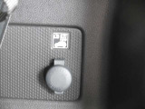 荷室には、電源ソケットも付いてます。