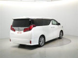 ご覧の車両以外にも多数のU-CARを展示販売しております。