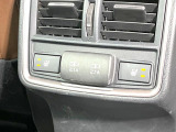 【シートヒーター】寒い日に重宝するシートヒーター!エアコンより早く温まってくれるので寒がりの人も安心ですね♪エアコンの温風は乾燥するから苦手、という方にもをおすすめです。
