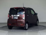 バックカメラが付いているのでバックでの車庫入れも安心です。