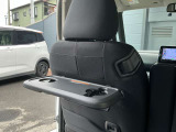 乗車中にホッと一息、ドリンクホルダーもありますよ!