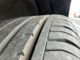 タイヤ溝は6.5mmです(新品約8mm)
