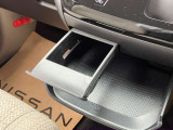 ドリンクホルダーは角形紙パック対応です。