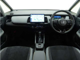 ◆視界広々で非常に運転しやすくロングドライブでも疲れを感じさせないすっきりとまとまったインパネ周りです。