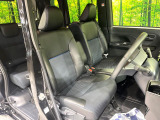 運転席まわりには十分なスペースがあり、大柄な方でもゆったり運転していただける環境です。