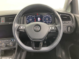 現代のVWの顔ともいえるGolf。なめらかな走りはもちろん安全性も充実させ、あなたのドライブに安心と楽しみを提供します。