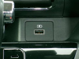 スマホなどの充電に便利なUSB電源がございます