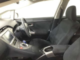 高いホールド性で運転姿勢が安定します。長距離ドライブでも疲れにくいのが魅力です。快適なドライビングライフをお送りください♪