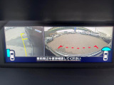 【フロント&サイドカメラ】ドライバーから見にくい死角部分を映像で確認できる前方と左側面にカメラを装着。見通しがきかない場所や住宅密集地などを運転することが多い人におすすめの安心装備です。