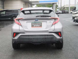 新車・中古車を取り揃えてお客様のご来店をスタッフ一同お待ちしております。
