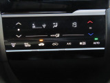 オートエアコンなので、スイッチひとつでオールシーズン快適に過ごすことができます。