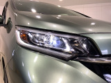 LEDヘッドライトで夜道も安心!
