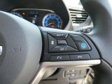 運転支援機能・プロパイロット搭載。 設定した速度で定速走行でき、先行車に自動で追従走行も可能です。さらにハンドル支援機能もあり、車線の中央を走るように制御してくれます。