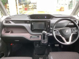 全体を見渡しやすく、広い視界で運転できます。