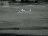 カラーヘッドアップディスプレイ付き。少ない視線移動で情報を確認できるので、運転の疲労軽減に繋がりますよ♪