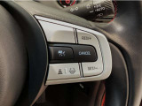【アダプティブ・クルーズ・コントロール】予め設定した車速内でクルマが自動的に加減速。 前走車との適切な車間距離を維持しながら追従走行し、高速道路でのドライバーの疲労を軽減してくれる嬉しい機能付♪