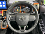 【純正革巻きステアリング】上質な革を使用することで、手にしっかり馴染みとても運転しやすいハンドルです♪