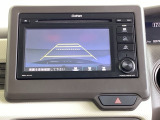 便利な3ビュー切り替え、ガイド線表示付きのバックカメラです。後退時、後方の視界をサポートします