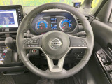 インテリアに合わせたデザインのステアリングは、運転される方のことも考え、運転しやすい形状、大きさです。是非一度、実際に触ってお確かめください。