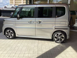 サイドビューです。車が走り去るまで、人の目に移りこむもの。見る人を魅了したい・・・。そんな想いでマツダデザインは作り出されています。