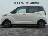 2トーンカラールーフ色外装(フローズンバニラ / ブ ラック)になります。