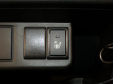 運転席側のシートヒーターあります。