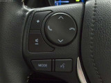 ステアリングスイッチ付!運転中も目線を動かす事無く音量等の操作可能!