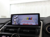 車両周辺の安全確認をするパノラミックビューモニター