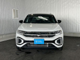 ドイツ車はフロントマスクに特徴がございます。一目で分かるデザインです。在庫状況もお気軽にお問い合わせください。個性的なLEDデイタイムランニングライトが目を引くフロントフェイスです。