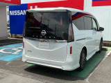セレナ  2.0 AUTECH 4WD